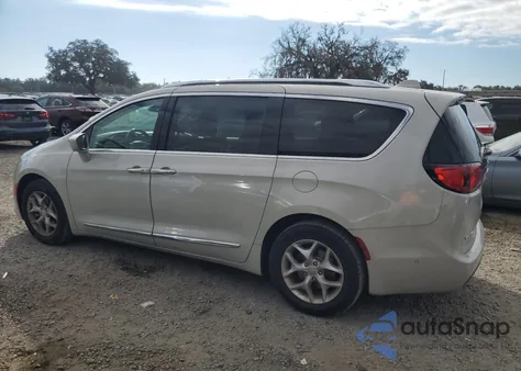 2019 Chrysler Pacifica Touring L z USA, uszkodzony, nr VIN 2C4RC1BG4KR589996